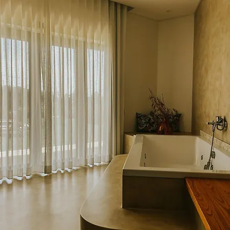 Refugio Da Rainha Moledo (Lisbon)