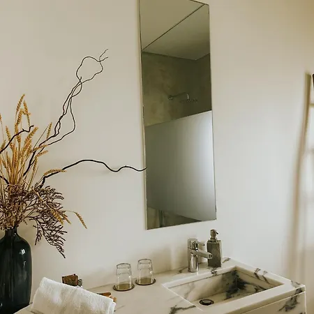 Bed & Breakfast Refugio Da Rainha Moledo (Lisbon)