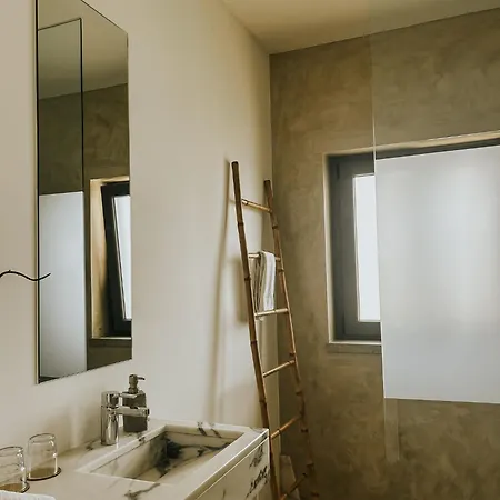 Refugio Da Rainha Moledo (Lisbon)