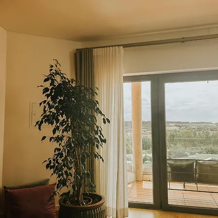 Refugio Da Rainha Bed & Breakfast 3*