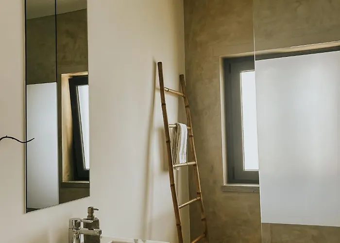 Refugio Da Rainha Moledo (Lisbon)